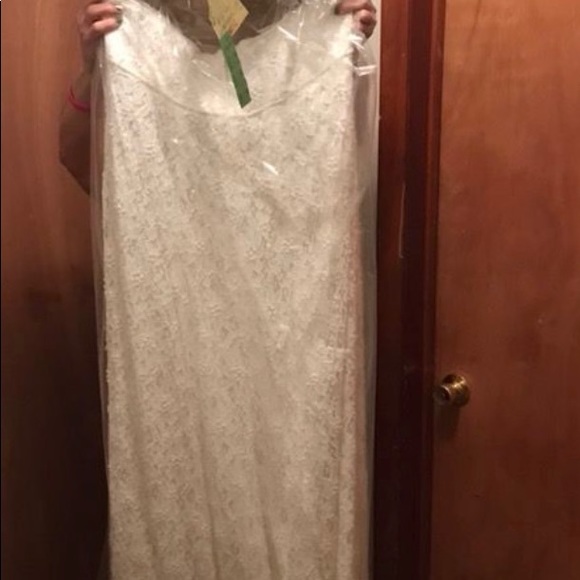David's bridal gown worn once been cleaned. - Picture 3 of 14